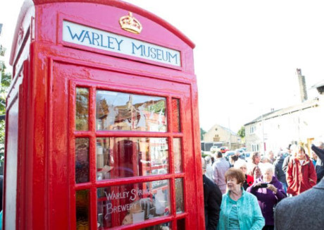 Британцы открыли музей в телефонной будке