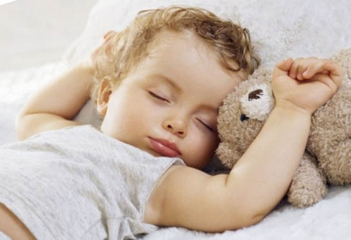 Сон ребенка до года: мифы и правда