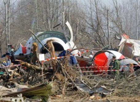 На обломках самолета Качиньского найдены следы взрывчатки