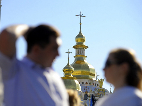 Порошенко подписал закон об освобождении от налогов благотворительной деятельности религиозных организаций