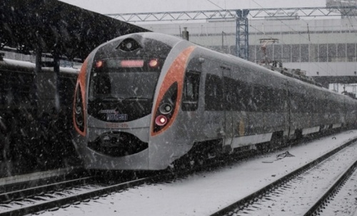 Скоростной поезд Киев-Харьков-Киев в декабре осуществит дополнительные рейсы