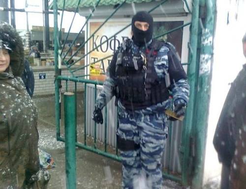 В Крыму массово задерживают людей с украинским паспортом