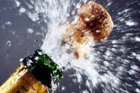Как открыть бутылку шампанского без «взрыва»