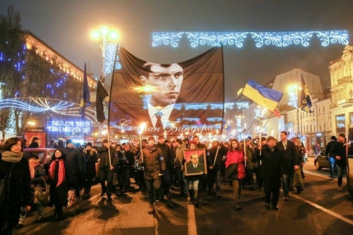 В центре Киева прошло факельное шествие 