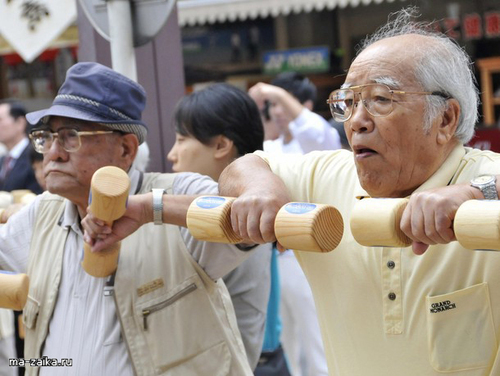 В Японии предложили считать граждан пожилыми только после 75 лет