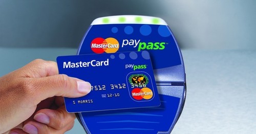 У части карт «ПриватБанка» перестала работать оплата в терминалах и PayPass