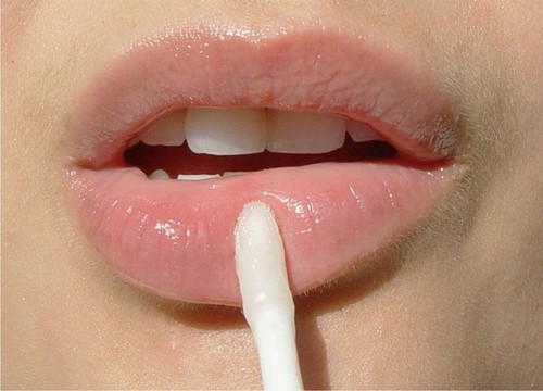 Как привести свои губы в порядок после суровой зимы?