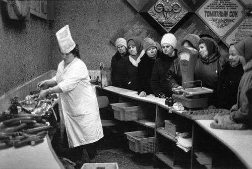 М'ясо, горілка і квартплата. Скільки коштувало життя в Києві у 50-х