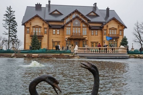 Печерский райсуд арестовал еще один актив экс-президента Януковича