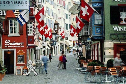 У Швейцарії триває референдум про спрощене отримання громадянства