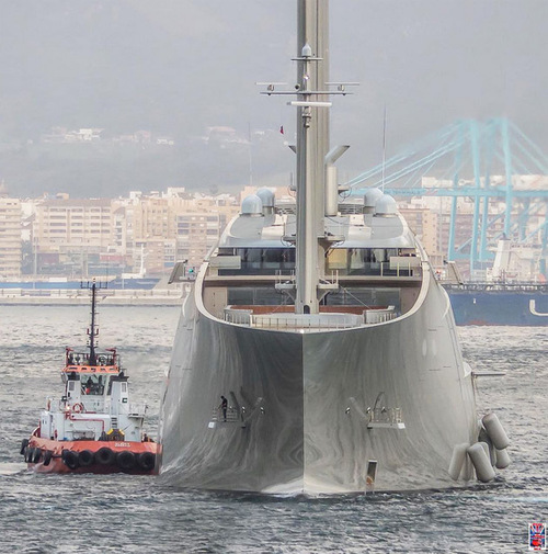 В Гибралтаре арестовали самую большую яхту в мире 