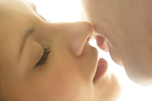 10 причин целоваться: чем полезны поцелуи