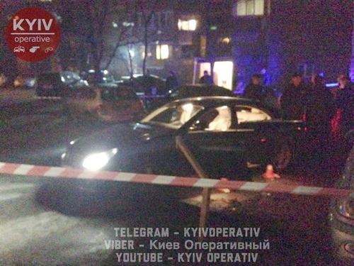 В центре Киева расстреляли автомобиль: Водитель скончался на месте