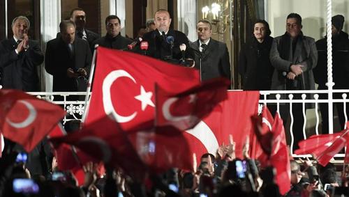 Нидерланды поспорили с Турцией о «нацизме» после инцидента с самолетом Чавушоглу