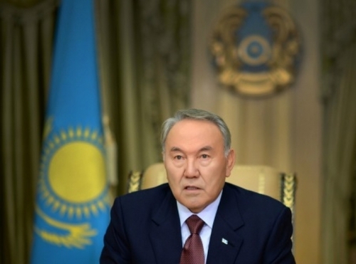 Назарбаев планирует перевести Казахстан на латиницу