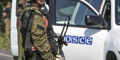 На оккупированной территории Луганской области подорвался автомобиль ОБСЕ, есть погибшие