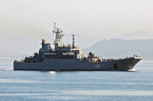 Российский военный корабль столкнулся с другим судном возле Босфора