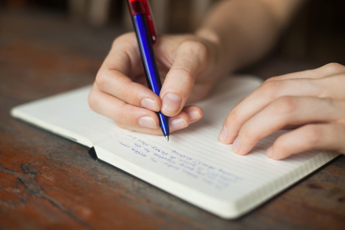 Почему полезно писать от руки: три причины
