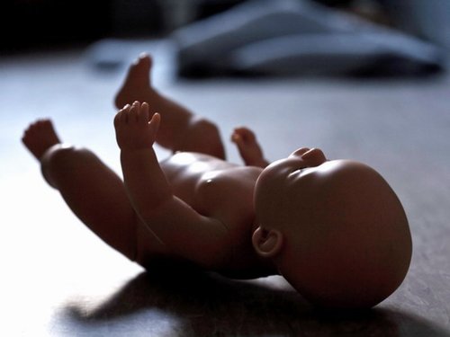 Во Львовской области женщина закрыла новорожденную дочь в камере хранения