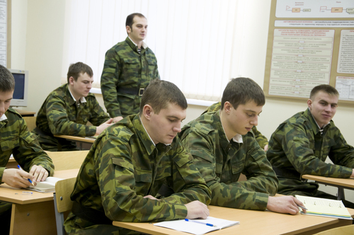 Военкоматы начали подготовку к призыву офицеров запаса, окончивших военные кафедры