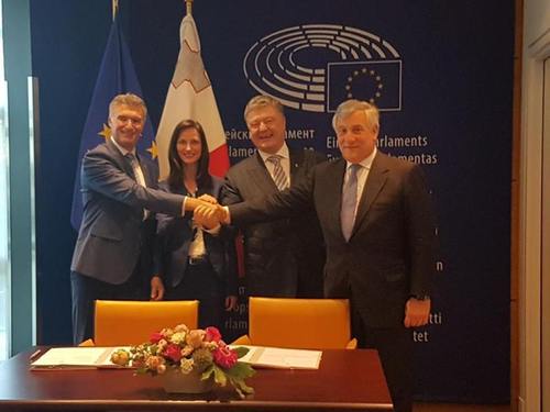 «ЕС официально подписал соглашение о «безвизе» между ЕС и Украиной» - Влад Пономарь