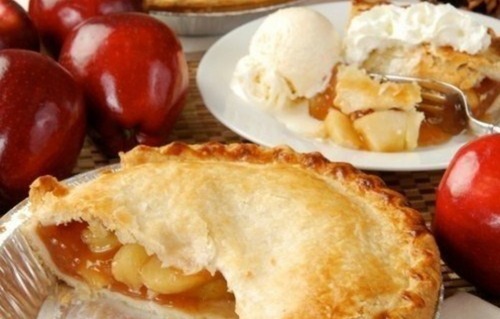 Закрытый пирог с яблоком и карамелью