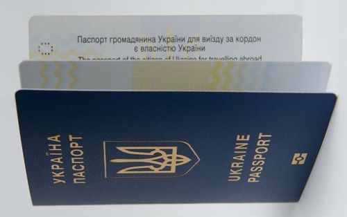 ЕС требуют выдать биометрические паспорта жителям оккупированных территорий