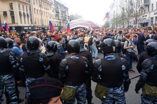 В Москве и Питере на акциях против коррупции задержали более 700 человек
