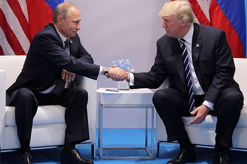 Трамп дал первые комментарии по своим переговорам с Путиным