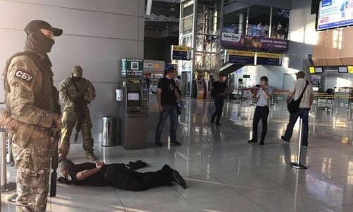 СБУ разоблачила на взятках руководство отделения полиции международного аэропорта "Харьков"
