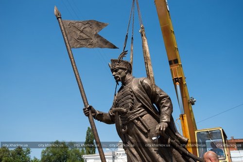 В Харькове установили памятник атаману Ивану Сирко