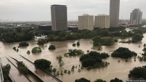 После наводнений в США Хьюстон ушел под воду