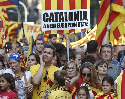 Парламент Каталонии одобрил закон о референдуме