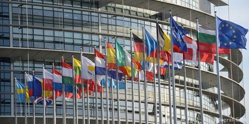 В Европарламенте предложили отменить роуминг и создать инвестфонд для Украины