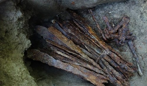 В Словакии обнаружили 36 металлических слитков-гривен