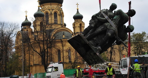 В Польше вступил в силу новый закон о сносе коммунистических памятников