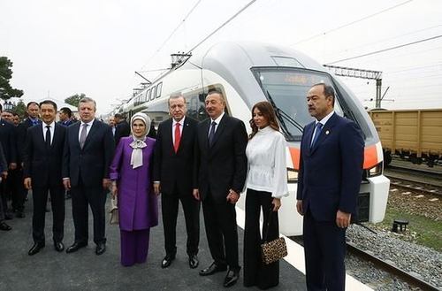 Турция, Азербайджан и Грузия открыли новую железную дорогу в обход России