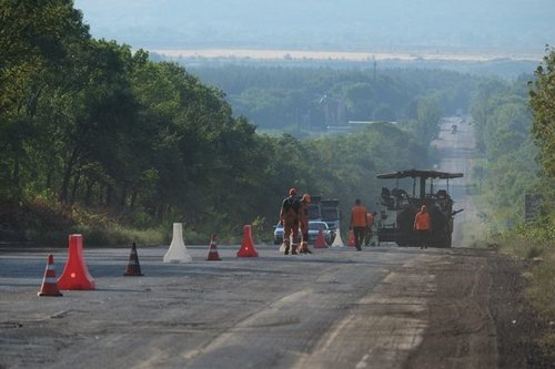В Украине начнут строить дороги на 4 полосы и из бетона