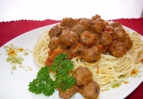 Мамины секреты «Спагетти с мясными фрикадельками»