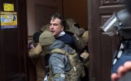 Саакашвили  ждал поддержки, а он начал его уничтожать