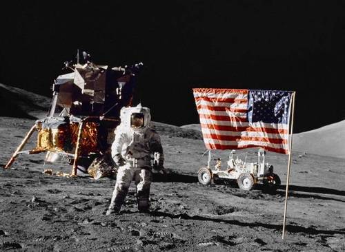 Трамп: "На Луне мы создадим базу для полетов на Марс"