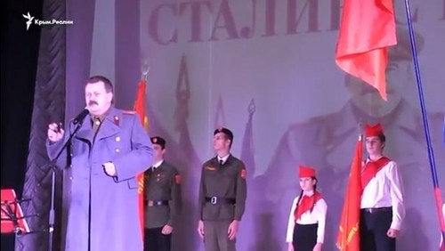 В Севастополе коммунисты приняли детей в пионеры (ВИДЕО)