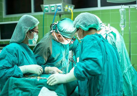 Израильские врачи отрастили пациенту кость