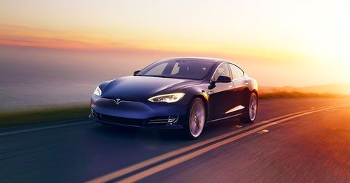Спрос на автомобили Tesla в Европе вырос почти в три раза