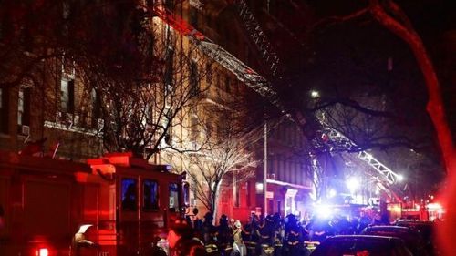 В Нью-Йорке при пожаре погибли не менее 12 человек