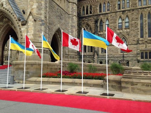 Канада готова дать Украине дорожную карту безвизового режима