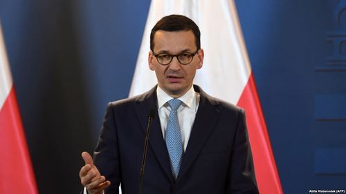 В Польше отправлены в отставку министры обороны и иностранных дел