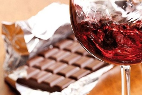 Вино и шоколад помогают сохранить молодость