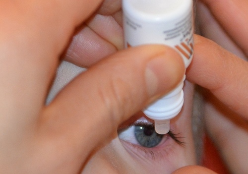 В Израиле тестируют глазные капли которые заменят очки