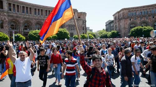 «Почему Россия - (пока) не Армения» - Константин Эггерт